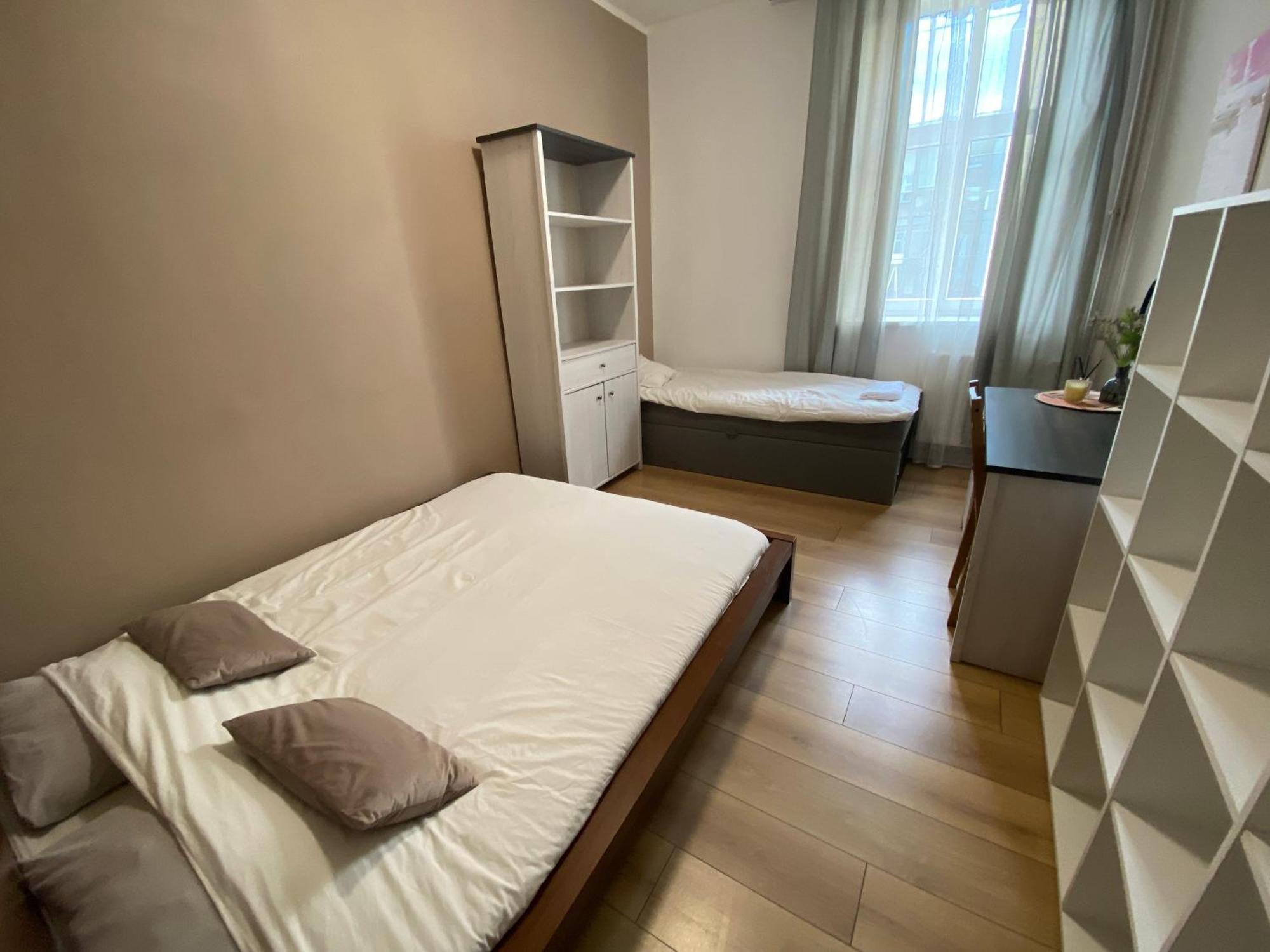 Pini Hostel - Przytulne Pokoje W Centrum Krakowa 外观 照片