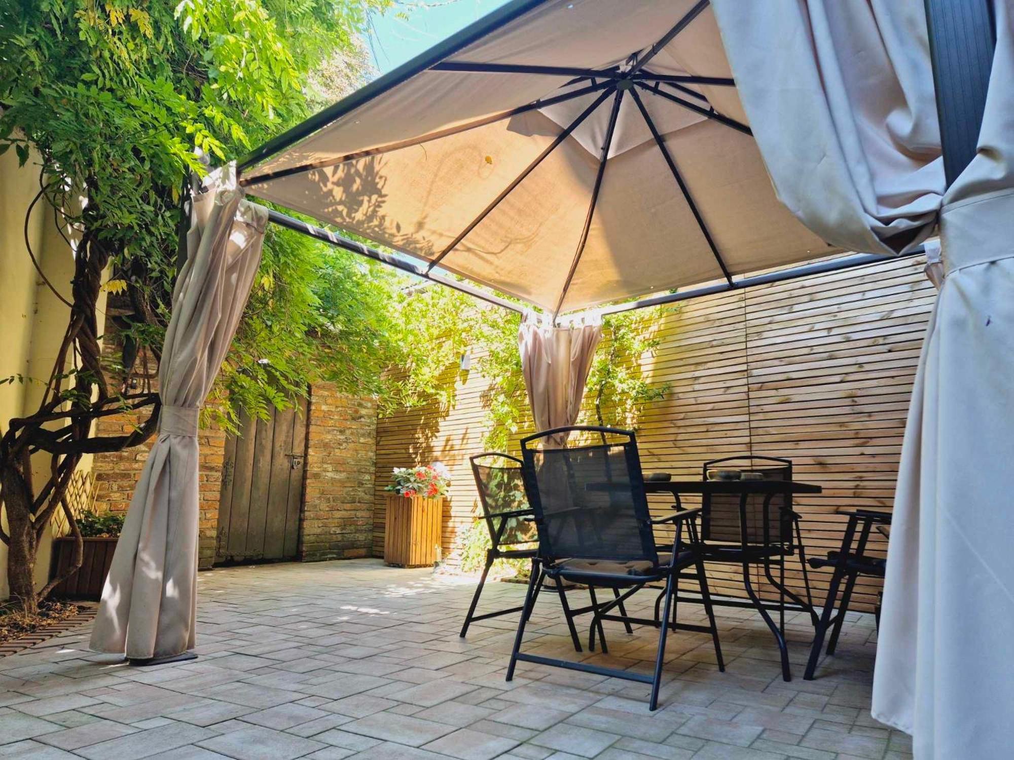 Pini Hostel - Przytulne Pokoje W Centrum Krakowa 外观 照片