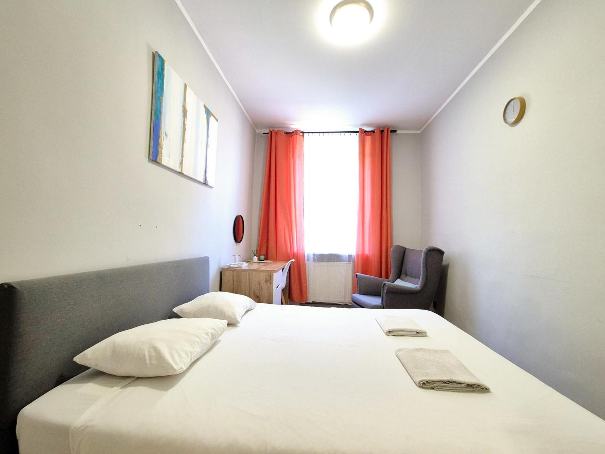 Pini Hostel - Przytulne Pokoje W Centrum Krakowa 外观 照片