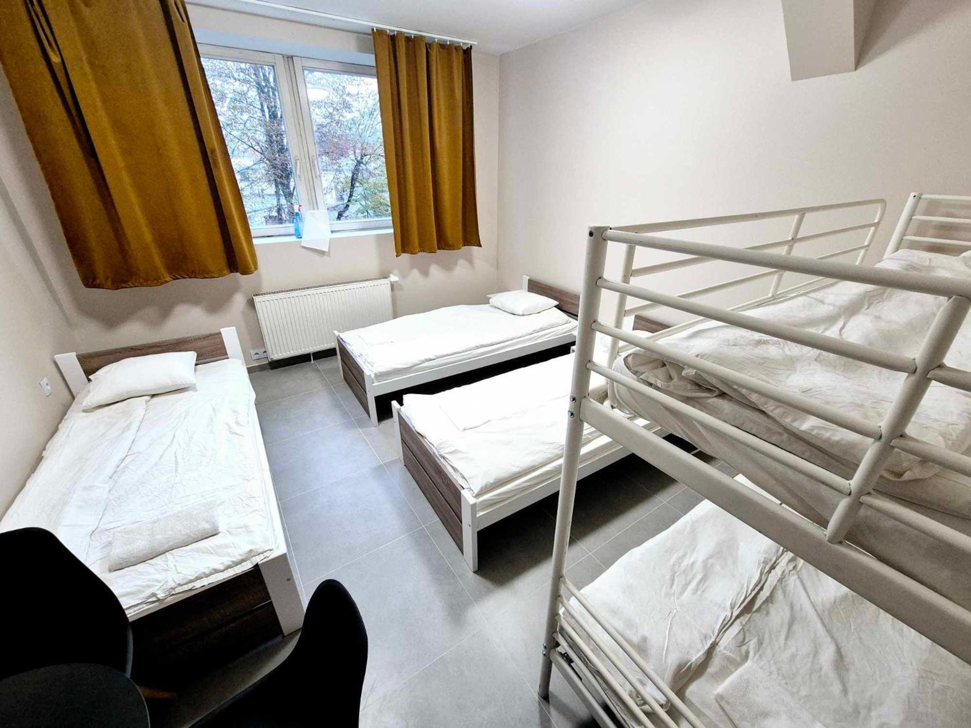 Pini Hostel - Przytulne Pokoje W Centrum Krakowa 外观 照片